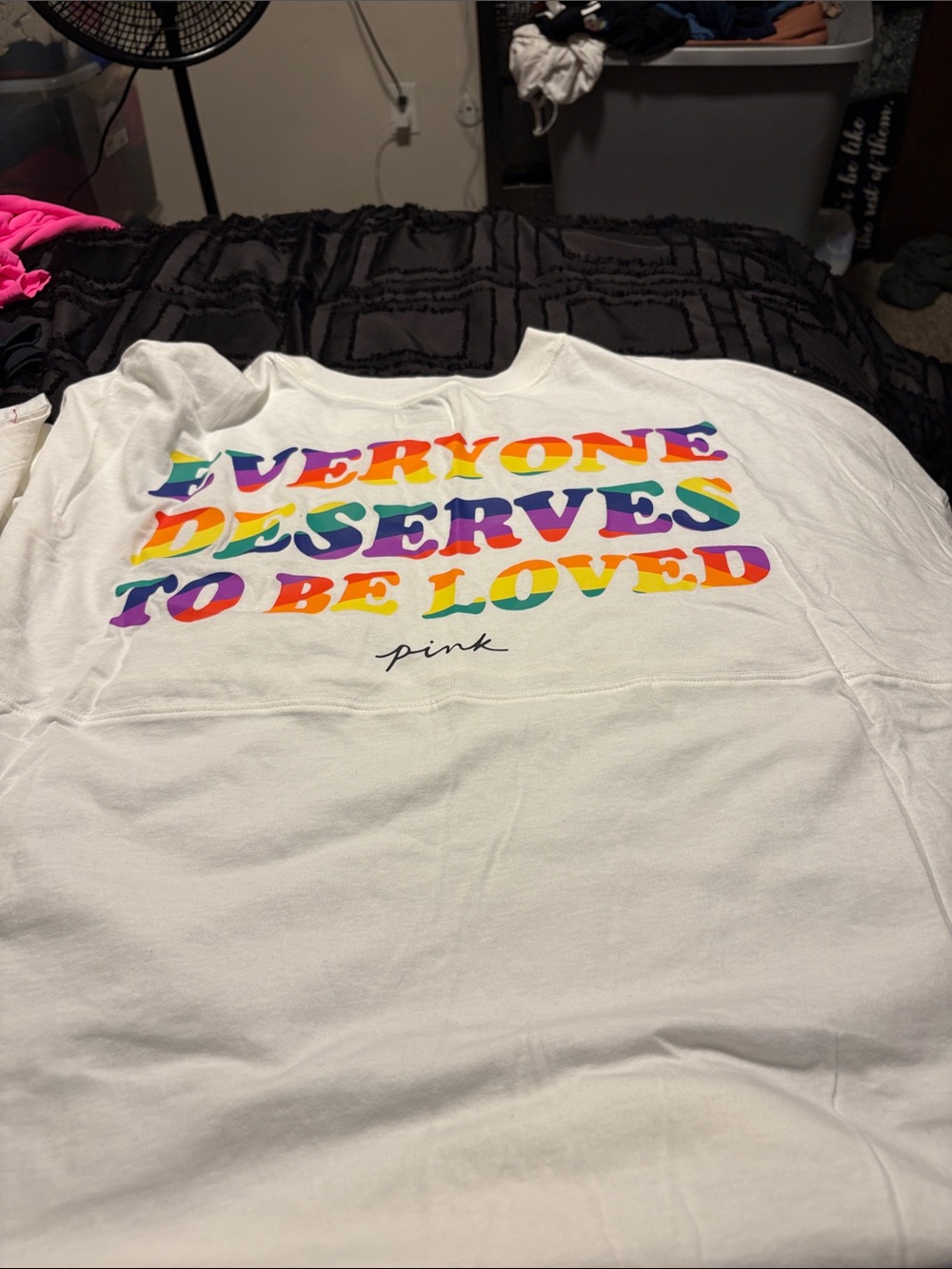 New Large pink Victoria's Secret White' Tee shirt,short& flip flop size 7/8 - Picture 4 of 4